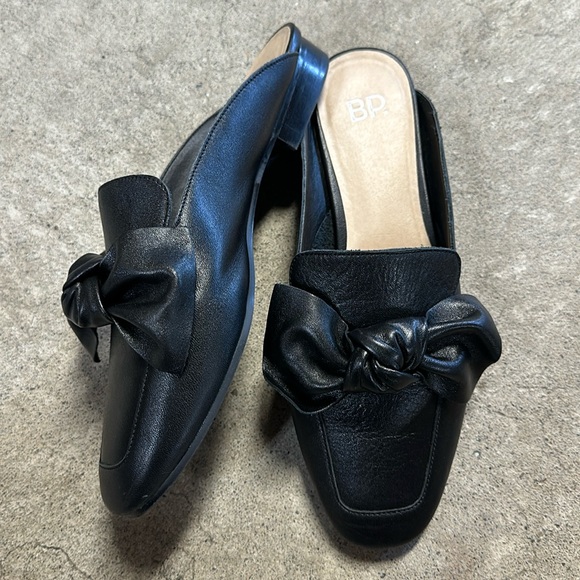 BP. MADDY BOW MULES Black Leather Size 7.5 M PreOwned - Picture 1 of 5